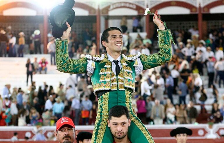Calita clôture en beauté le carnaval de Jalostotitlán
