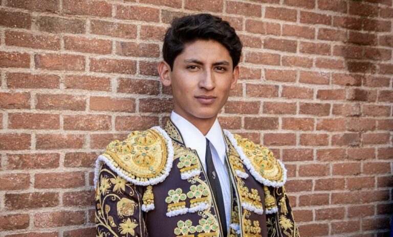 Emiliano Osornio, rencontre avec les fans avant ses débuts à Fallas