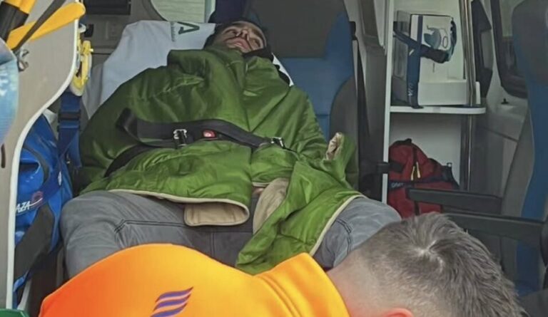 Lézard, admis d'urgence à l'hôpital après neuf jours de grève de la faim