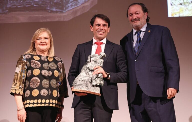 Víctor Manuel Blázquez, « Prix de distinction » de l'Ateneo 2025 : « Valence n'est pas une terre de taureaux, mais c'est une terre de grands toreros et banderilleros »
