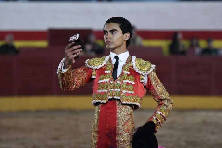 Ignacio Garibay, oreille à ses débuts avec des chevaux à Valdetorres de Jarama



