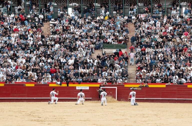 La fête populaire et les chiffres rassemblent 30 000 personnes à Valence le même jour