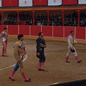 Triomphe de Javier Antón et encornement à la cuisse de Francisco Javier Expósito, transféré à l'hôpital de Tudela