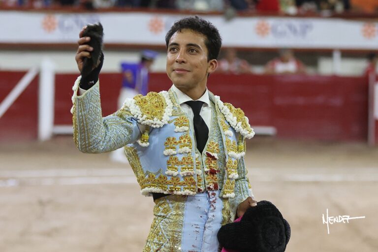 Leo Valadez, la seule oreille de l'après-midi à Aguascalientes