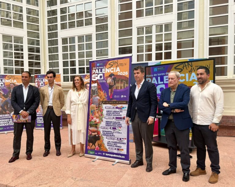 Morante, Roca Rey et une goyesca de l'art, à l'occasion du 50e anniversaire de l'arène Campos Góticos