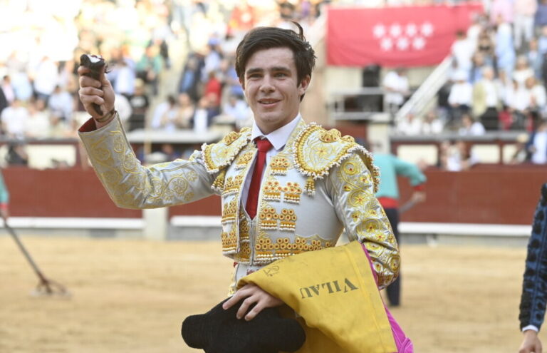 Mario Vilau réapparaît à Alicante après l'attaque de San Isidro