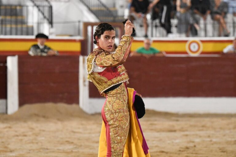 Rafael de la Cueva, López Ortega et Juan Pablo Ibarra marquent avec une corrida fade d'Hermanos Sandoval