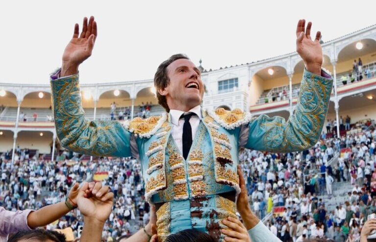 Román, vainqueur de San Isidro pour l'Union des Abonnés et Fans de la Tauromachie