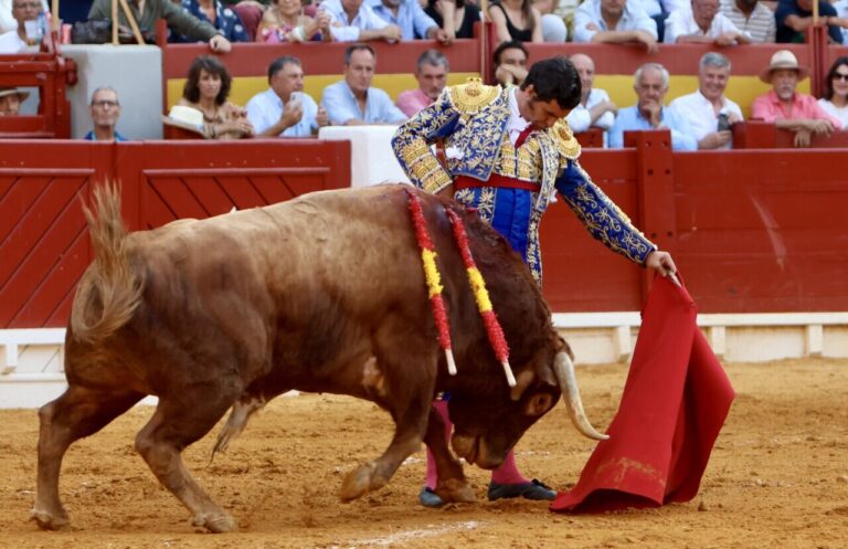 La Tertulia Amigos de Nimes à Alicante échoue à ses prix annuels