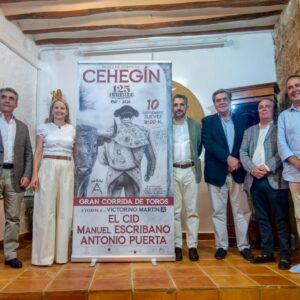 Débuts de Victorino Martín à l'occasion du 125e anniversaire de la Plaza de Cehegín