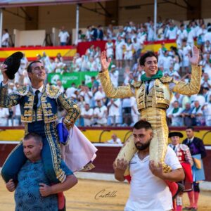 Triomphe d'El Fandi et Marco Pérez et vol de Tomás Rufo à Huesca