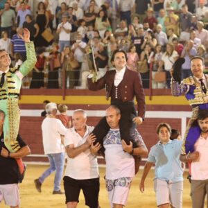Ventura, Ferrera et Fandi, exposition à cheval et à pied à Sabiote