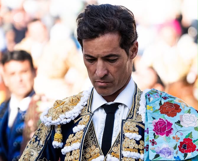 César Jiménez défie le miroir


