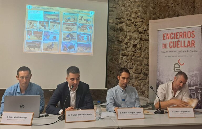 Cuéllar présente le magazine de ses taureaux 2026


