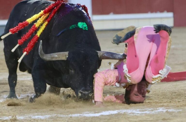 Damián Castaño, choqué après avoir été rattrapé de façon spectaculaire par le courageux cinquième