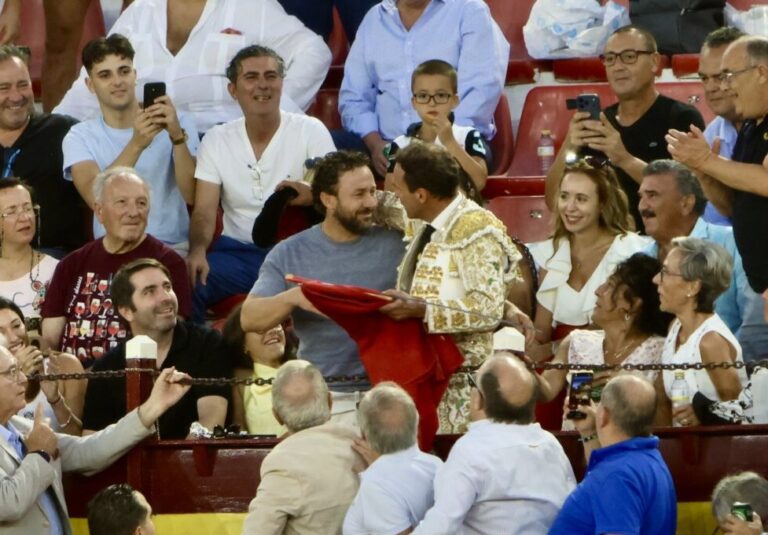 Du ring à la pose à Murcie : toast sincère d'Antonio Ferrera à Rafaelillo


