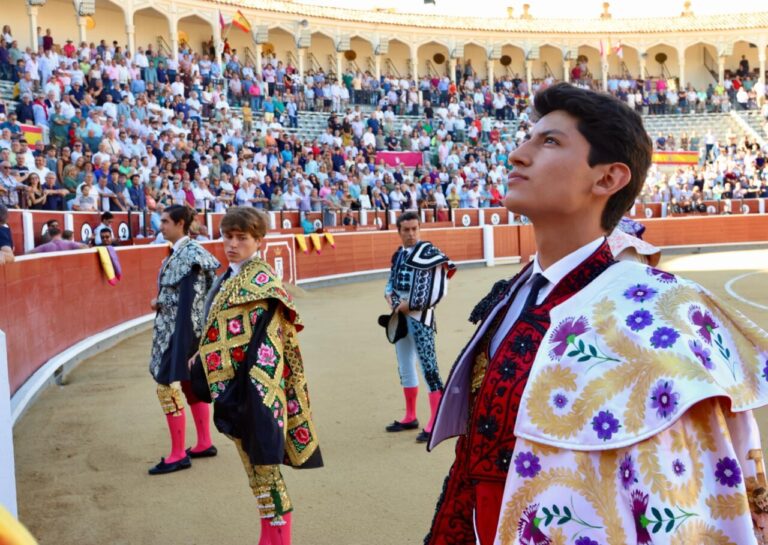 Excellent travail de Nacho Torrejón, première oreille de la Foire d'Albacete par le courageux second de Montealto


