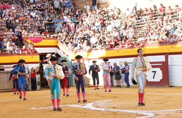 Honneur à la tauromachie septembre



