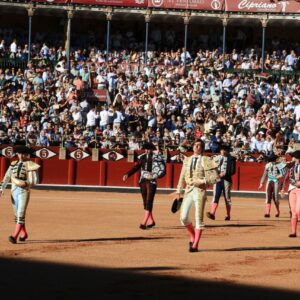 Ismael Martín salue après une tâche de volonté à Salamanque