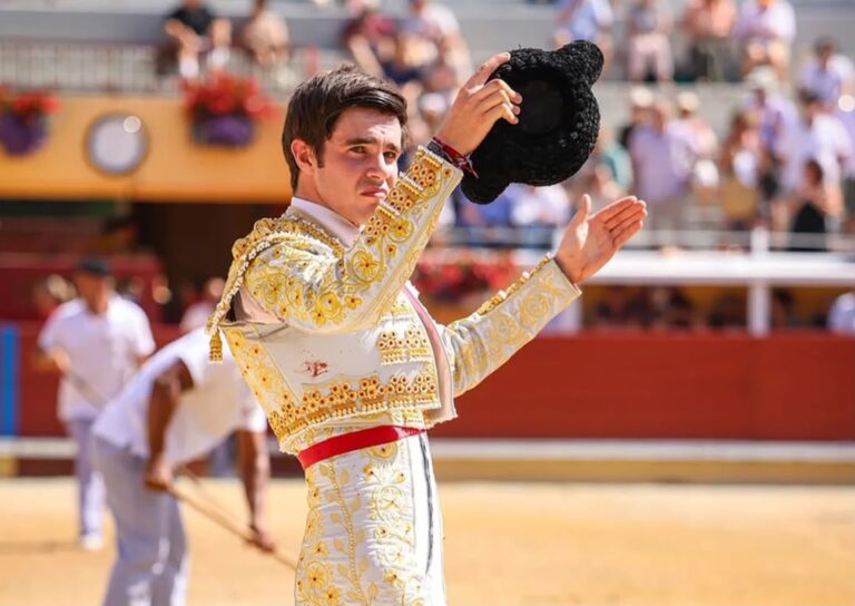 La tauromachie de Mario Vilau à Bayonne a un impact, car il coupe un trophée tout comme Víctor