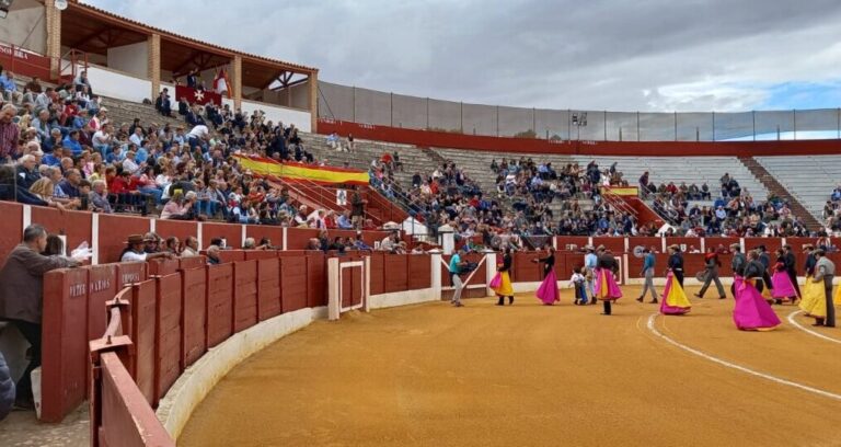 Óscar Castellanos rassemble les toreros de sa carrière à l'Alcázar de San Juan pour honorer sa fille


