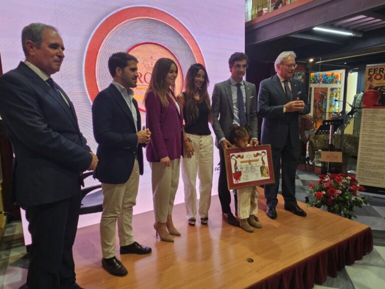 Paco Ureña, médaille d'or de Murcie à l'occasion de son vingtième anniversaire d'alternative



