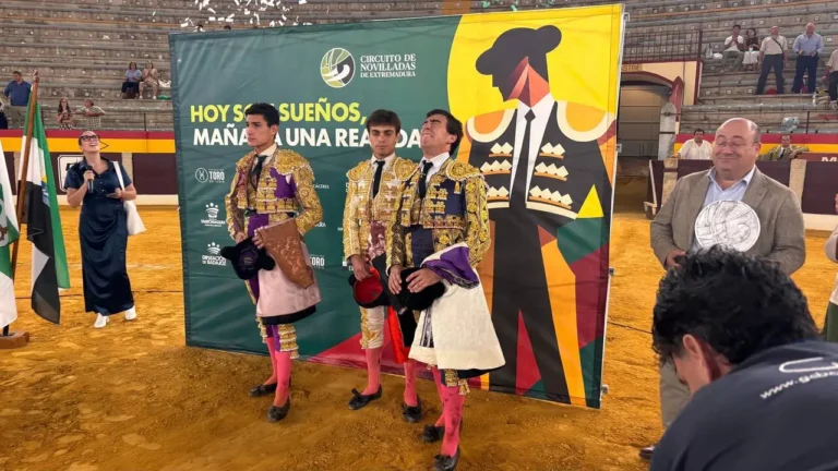 Pepe Martínez termine le travail de la nuit et remporte la finale à Almendralejo


