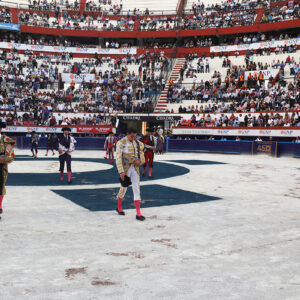 Personnages, jeunes et présence espagnole à l'automne d'Aguascalientes