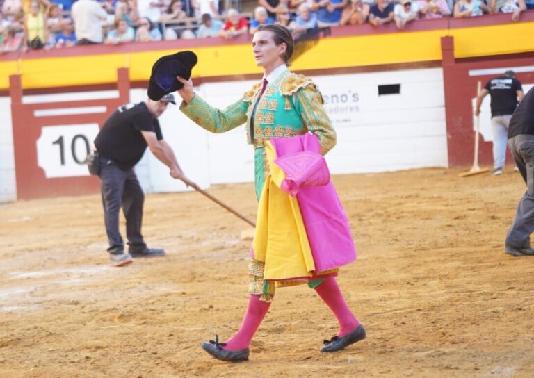 Ruiz de Velasco, deux tours sur le ring à Algemesí


