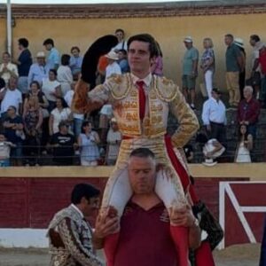 Sergio Rollón triomphe à San Agustín del Guadalix ; Mario Vilau à Fuensalida ; et Mariscal et Carlos Tirado à Laujar de Andarax