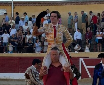 Sergio Rollón triomphe à San Agustín del Guadalix ; Mario Vilau à Fuensalida ; et Mariscal et Carlos Tirado à Laujar de Andarax