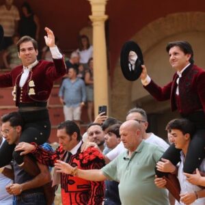 Ventura et Fernández triomphent dans une intense matinée de rejones à Ronda