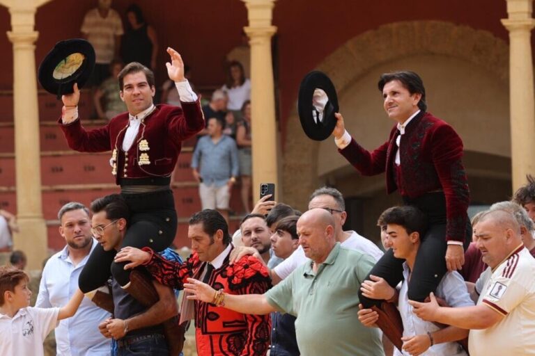 Ventura et Fernández triomphent dans une intense matinée de rejones à Ronda