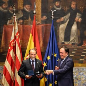 Luis Francisco Esplá reçoit la Haute Distinction de la Generalitat Valenciana