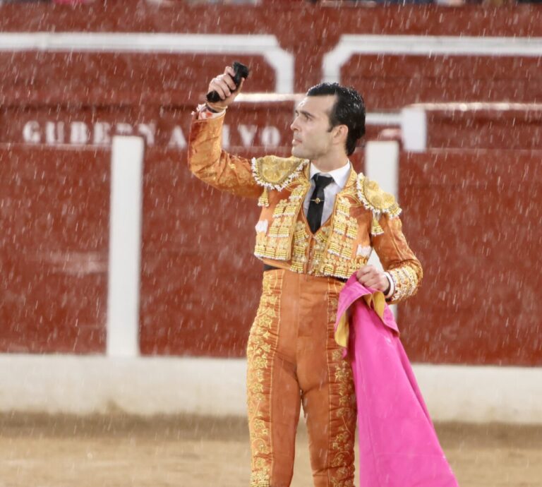 Des oreilles pour Castella et Cristian Pérez et un excellent travail de Manzanares, avant la suspension à Hellín