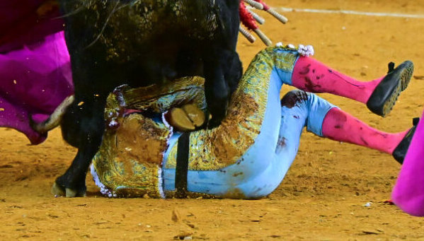 Deux coups sûrs sur David de Miranda : traumatisme thoracique, contusion à la jambe gauche et coup au pronostic réservé