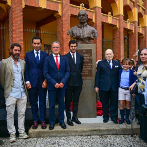 Docteur Val-Carreres, immortalisé aux portes de Mercy à Saragosse