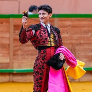 Emiliano Osornio, Álvaro Serrano et Manuel Domínguez, oreille pour tresse à Arnedo
