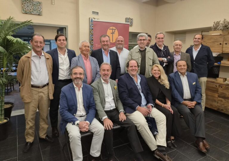 Javier Núñez a revu l'histoire de La Palmosilla avec la Tertulia "El Porvenir"


