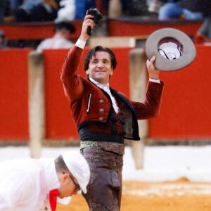 Oreilles pour Ventura, Rui et Duarte Fernandes à l'équateur d'Úbeda sous une forte averse