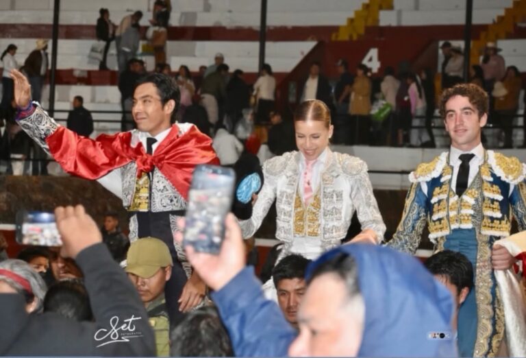 Víctor Hernández, Julio Alguiar et Olga Casado clôturent en triomphe la foire de Cajabamba